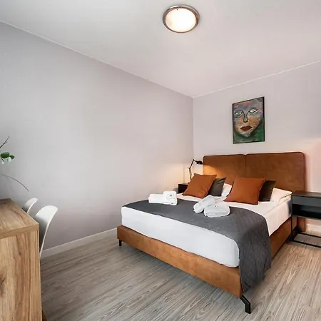 Bluemica Проживание в семье